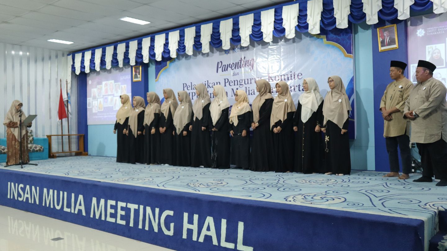 Parenting dan Pelantikan Pengurus Komite SMPIT Insan Mulia Surakarta: Menguatkan Sinergi Sekolah dan Orang Tua
